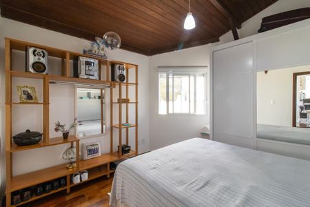 Casa à venda com 430m², 2 quartos e 8 vagasSuíte