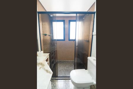 Apartamento à venda com 290m², 5 quartos e 3 vagasBanheiro da Suíte 1 