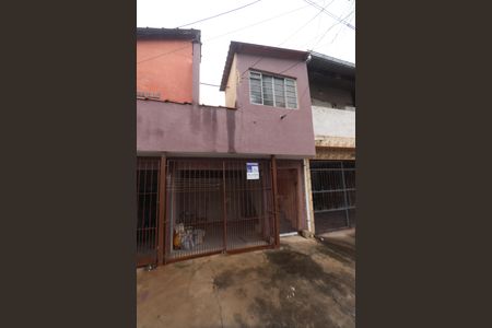 Casa para alugar com 50m², 2 quartos e 1 vagaFachada