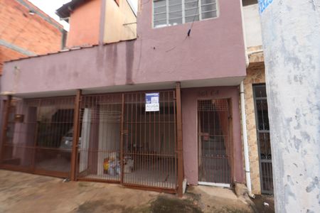 Casa para alugar com 50m², 2 quartos e 1 vagaFachada
