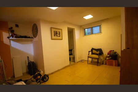 Casa de condomínio à venda com 200m², 3 quartos e 2 vagasQuarto de Serviço