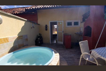 Casa de condomínio à venda com 200m², 3 quartos e 2 vagasCobertura