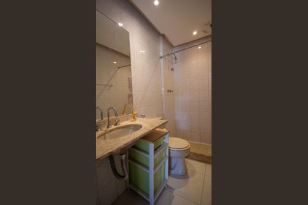 Casa de condomínio à venda com 200m², 3 quartos e 2 vagasBanheiro da Suíte 2