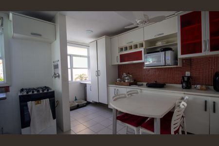 Casa de condomínio à venda com 200m², 3 quartos e 2 vagasCozinha