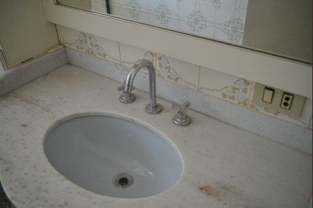 Casa à venda com 180m², 5 quartos e 3 vagasBanheiro Social