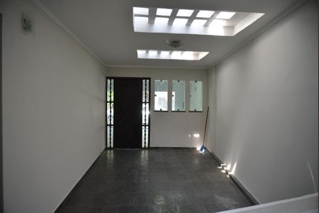 Casa à venda com 180m², 5 quartos e 3 vagasEntrada