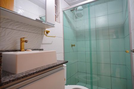 Banheiro  de apartamento à venda com 2 quartos, 34m² em Jardim Leopoldina, Porto Alegre