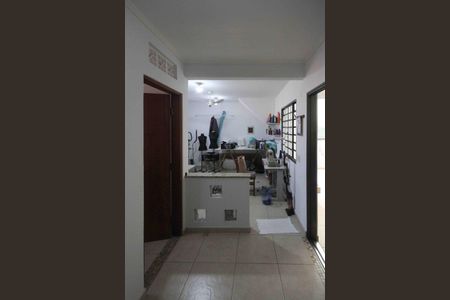 Casa à venda com 270m², 4 quartos e 3 vagas Casa à venda com 270m², 4 quartos e 3 vagasÁrea de Serviço