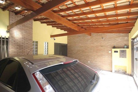 Casa à venda com 270m², 4 quartos e 3 vagas Casa à venda com 270m², 4 quartos e 3 vagasGaragem