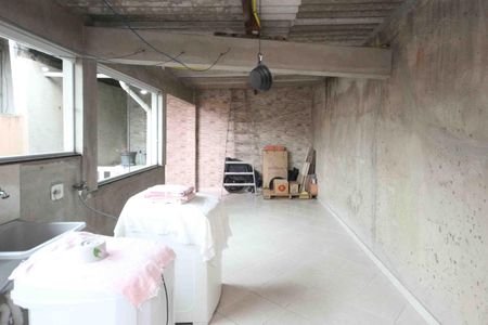 Casa à venda com 111m², 3 quartos e 1 vagaÁrea de Serviço