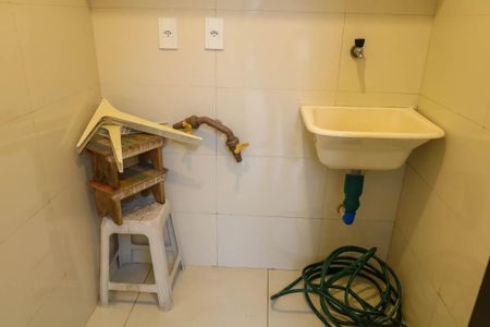 Casa de condomínio à venda com 120m², 3 quartos e 1 vaga Casa de condomínio à venda com 120m², 3 quartos e 1 vagaÁrea de serviço