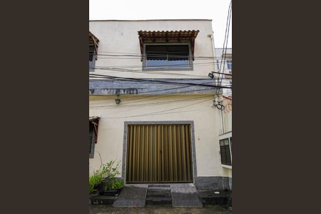 Casa de condomínio à venda com 120m², 3 quartos e 1 vaga Casa de condomínio à venda com 120m², 3 quartos e 1 vagaFachada