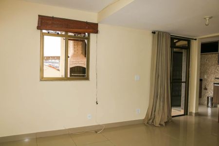Casa de condomínio à venda com 120m², 3 quartos e 1 vaga Casa de condomínio à venda com 120m², 3 quartos e 1 vagaSala
