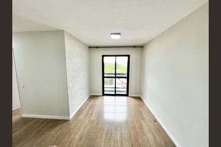 Sala de apartamento para alugar com 3 quartos, 75m² em Vila Carbone, São Paulo