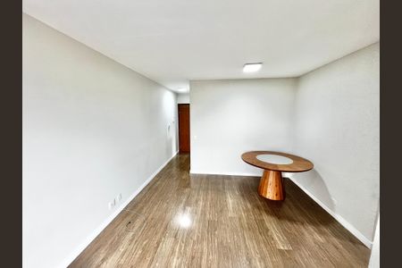 Apartamento à venda com 75m², 3 quartos e 1 vagaSala