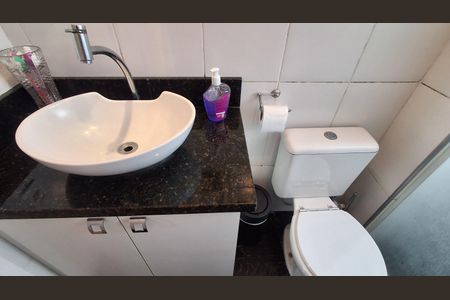 Apartamento à venda com 56m², 2 quartos e 2 vagas Apartamento à venda com 56m², 2 quartos e 2 vagasBanheiro Social