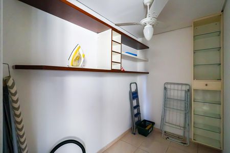 Apartamento à venda com 90m², 2 quartos e 2 vagas Apartamento à venda com 90m², 2 quartos e 2 vagasQuarto de serviço