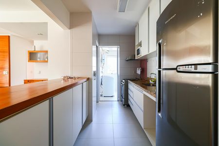 Apartamento à venda com 90m², 2 quartos e 2 vagas Apartamento à venda com 90m², 2 quartos e 2 vagasCozinha