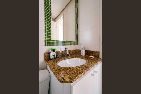 Apartamento à venda com 90m², 2 quartos e 2 vagas Apartamento à venda com 90m², 2 quartos e 2 vagasBanheiro social