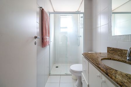 Apartamento à venda com 90m², 2 quartos e 2 vagas Apartamento à venda com 90m², 2 quartos e 2 vagasBanheiro da Suíte
