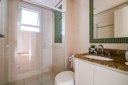 Apartamento à venda com 90m², 2 quartos e 2 vagas Apartamento à venda com 90m², 2 quartos e 2 vagasBanheiro social