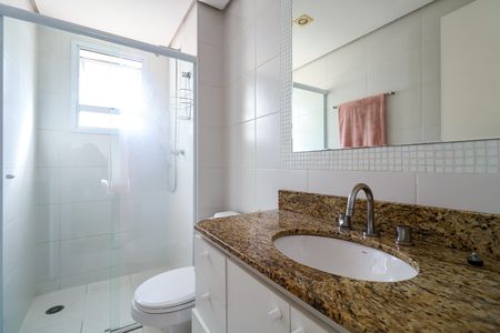 Apartamento à venda com 90m², 2 quartos e 2 vagas Apartamento à venda com 90m², 2 quartos e 2 vagasBanheiro da Suíte
