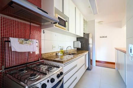 Apartamento à venda com 90m², 2 quartos e 2 vagas Apartamento à venda com 90m², 2 quartos e 2 vagasCozinha