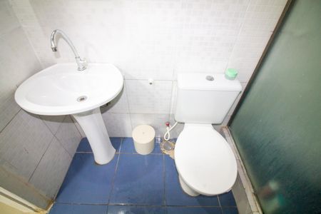 Casa à venda com 115m², 3 quartos e 1 vaga Casa à venda com 115m², 3 quartos e 1 vagaBanheiro social