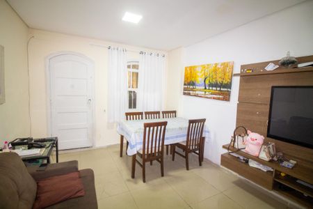 Casa à venda com 115m², 3 quartos e 1 vaga Casa à venda com 115m², 3 quartos e 1 vagaSala