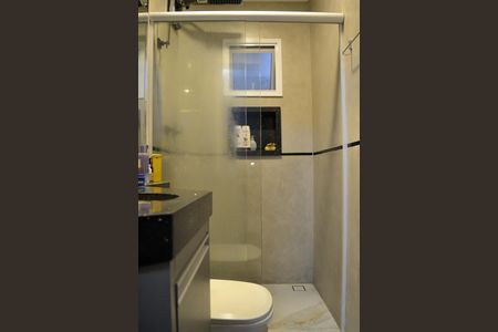 Apartamento à venda com 108m², 2 quartos e 2 vagasBanheiro da suíte