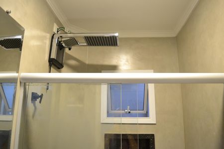 Apartamento à venda com 108m², 2 quartos e 2 vagasBanheiro da suíte