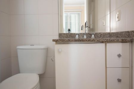 Apartamento à venda com 75m², 2 quartos e 2 vagas Apartamento à venda com 75m², 2 quartos e 2 vagasBanheiro da Suíte