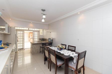 Casa à venda com 143m², 3 quartos e 2 vagasCozinha