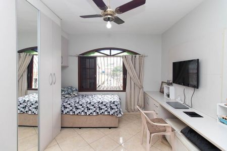 Casa à venda com 143m², 3 quartos e 2 vagasQuarto 1