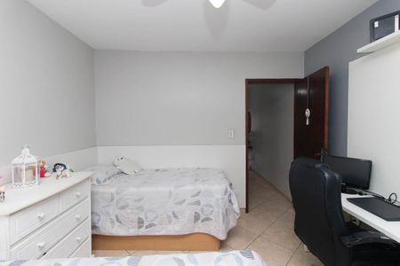 Casa à venda com 143m², 3 quartos e 2 vagasSuíte