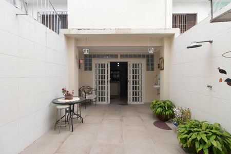 Casa à venda com 143m², 3 quartos e 2 vagasQuintal