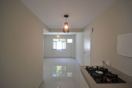 Apartamento para alugar com 35m², 3 quartos e sem vaga Apartamento para alugar com 35m², 3 quartos e sem vagaCozinha e Área de Serviço