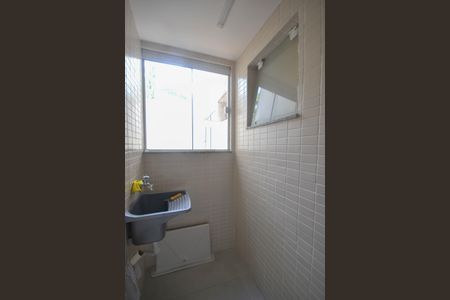 Apartamento para alugar com 35m², 3 quartos e sem vaga Apartamento para alugar com 35m², 3 quartos e sem vagaCozinha e Área de Serviço