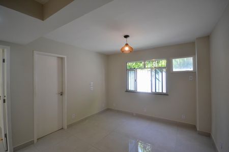Sala de apartamento para alugar com 3 quartos, 35m² em Centro, Nova Iguaçu