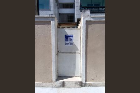 Apartamento para alugar com 35m², 3 quartos e sem vaga Apartamento para alugar com 35m², 3 quartos e sem vagaPlaca