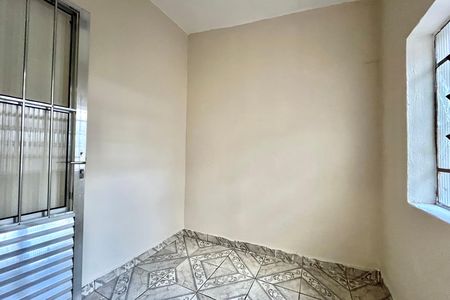 Casa para alugar com 300m², 2 quartos e 1 vaga Casa para alugar com 300m², 2 quartos e 1 vagaQuarto de Serviço