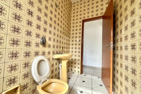 Casa para alugar com 300m², 2 quartos e 1 vaga Casa para alugar com 300m², 2 quartos e 1 vagaBanheiro