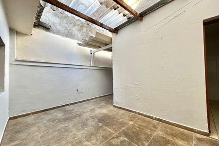 Casa para alugar com 300m², 2 quartos e 1 vaga Casa para alugar com 300m², 2 quartos e 1 vagaQuintal