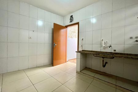 Casa para alugar com 300m², 2 quartos e 1 vaga Casa para alugar com 300m², 2 quartos e 1 vagaCozinha