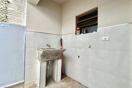 Casa para alugar com 300m², 2 quartos e 1 vaga Casa para alugar com 300m², 2 quartos e 1 vagaÁrea de Serviço
