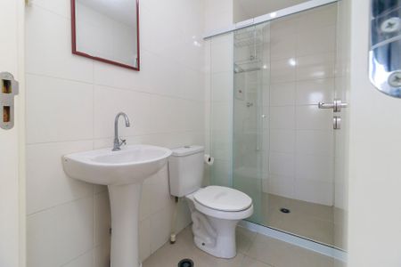 Banheiro de apartamento para alugar com 2 quartos, 34m² em Santo Amaro, São Paulo