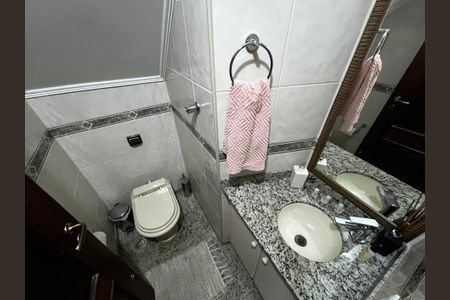 Casa à venda com 250m², 3 quartos e 2 vagasLavabo