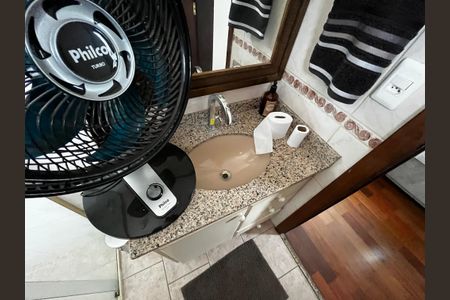 Casa à venda com 250m², 3 quartos e 2 vagasBanheiro da Suíte 2