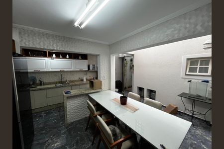 Casa à venda com 250m², 3 quartos e 2 vagasCozinha 