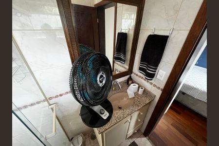 Casa à venda com 250m², 3 quartos e 2 vagasBanheiro da Suíte 2